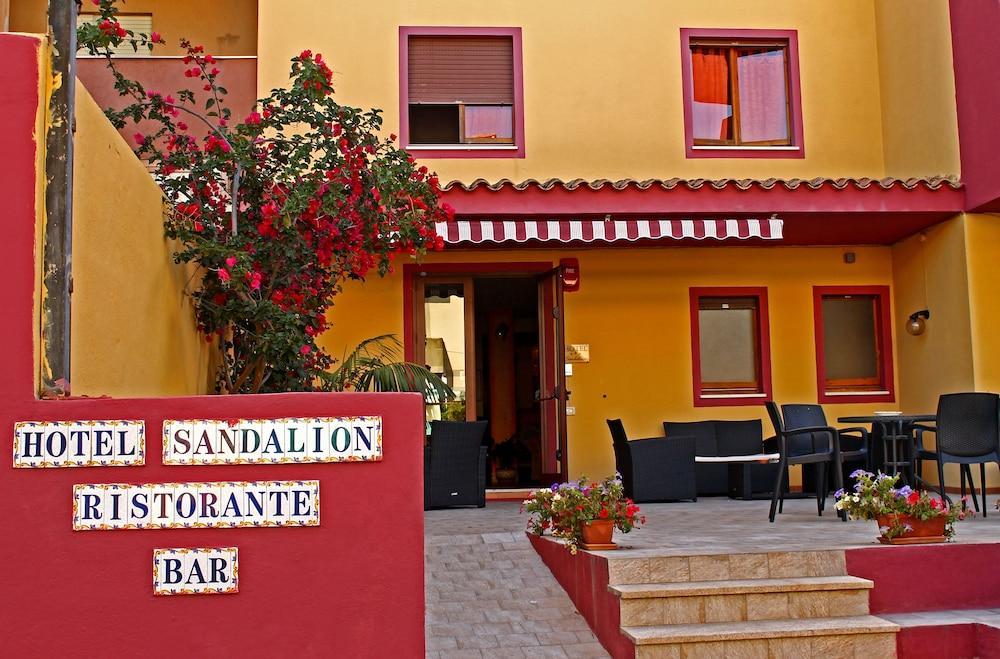 Hotel Sandalion Санта-Тереза-Галлура Экстерьер фото